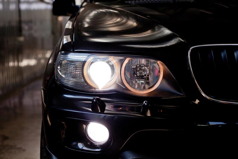 Bontott BMW fényszórók: ha muszáj cserélni